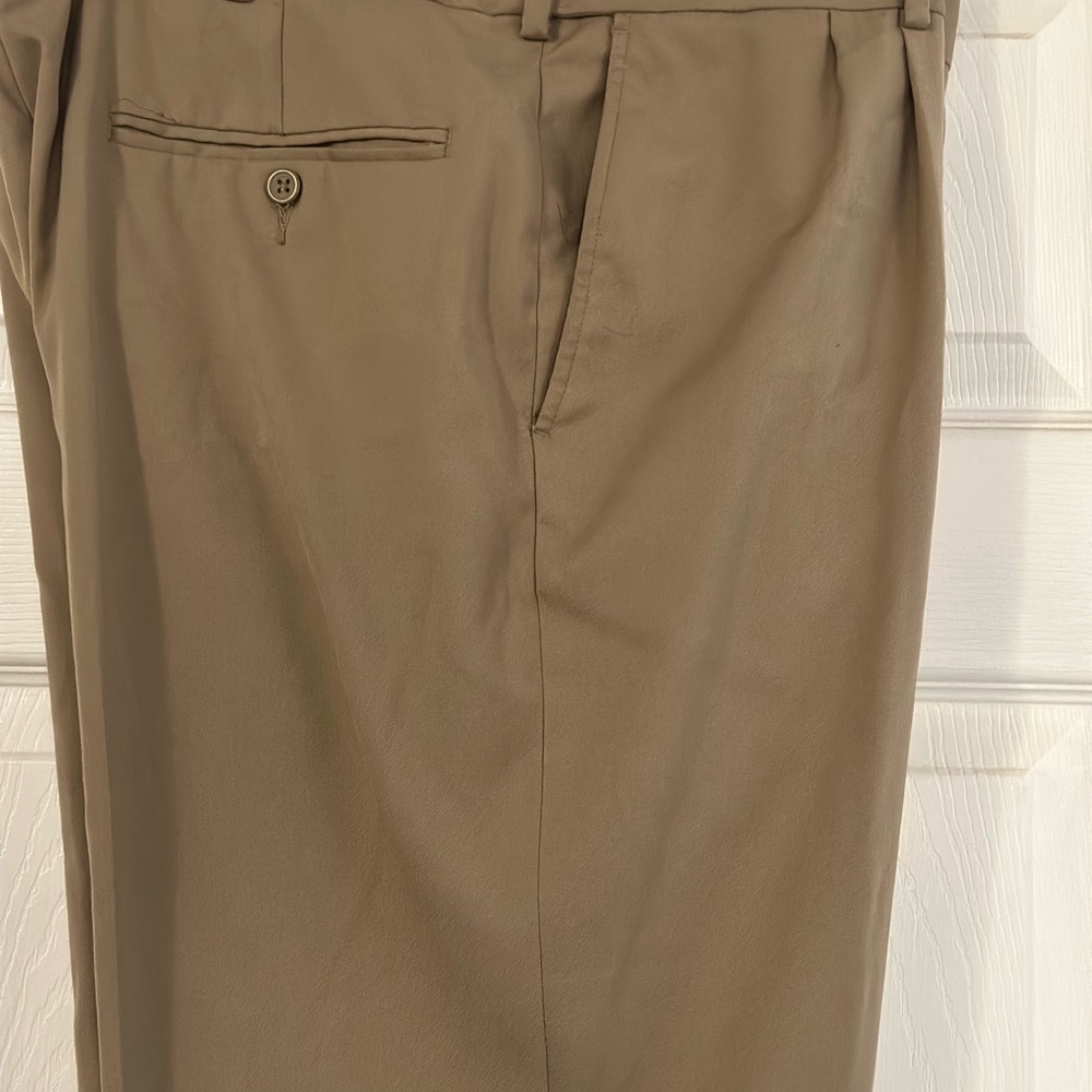 The Perfect Pair of Men’s Slacks